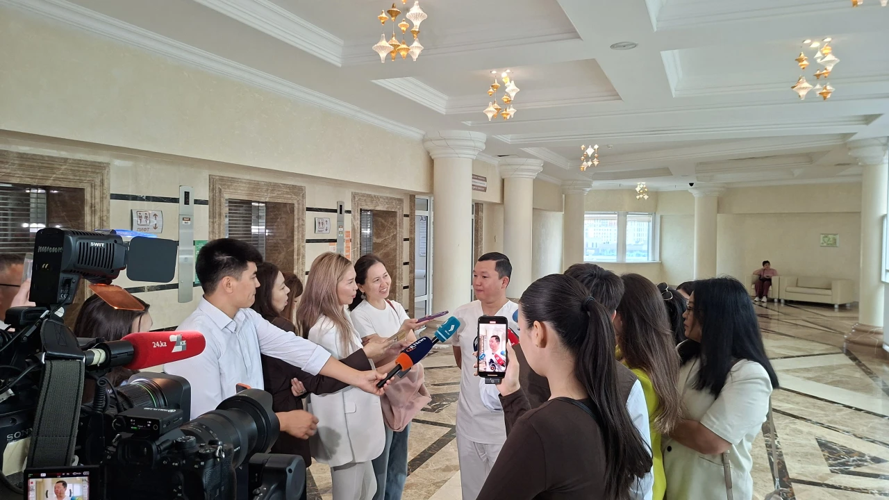 Роботталған хирургия және дәл диагностика: журналистерге Медициналық орталық ауруханасының заманауи технологиялары таныстырылды 