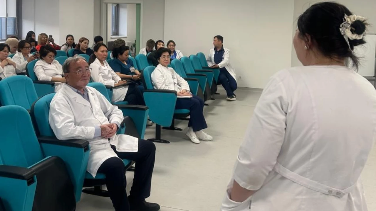 В ШКОЛЕ ИНСУЛЬТА ОБСУДИЛИ ВОПРОСЫ ПЕРВИЧНОЙ, ВТОРИЧНОЙ  ПРОФИЛАКТИКА ИНСУЛЬТА, ОСНОВНЫЕ ПОДХОДЫ НЕЙРОРЕАБИЛИТАЦИИ ПРИ АФАТИЧЕСКИХ НАРУШЕНИЯХ» 