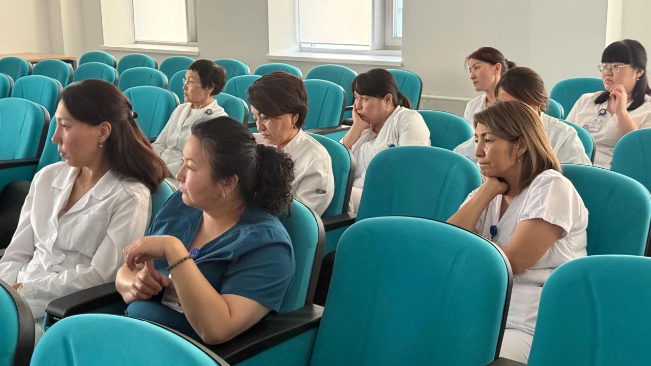 В ШКОЛЕ ИНСУЛЬТА ОБСУДИЛИ ВОПРОСЫ ПЕРВИЧНОЙ, ВТОРИЧНОЙ  ПРОФИЛАКТИКА ИНСУЛЬТА, ОСНОВНЫЕ ПОДХОДЫ НЕЙРОРЕАБИЛИТАЦИИ ПРИ АФАТИЧЕСКИХ НАРУШЕНИЯХ» 