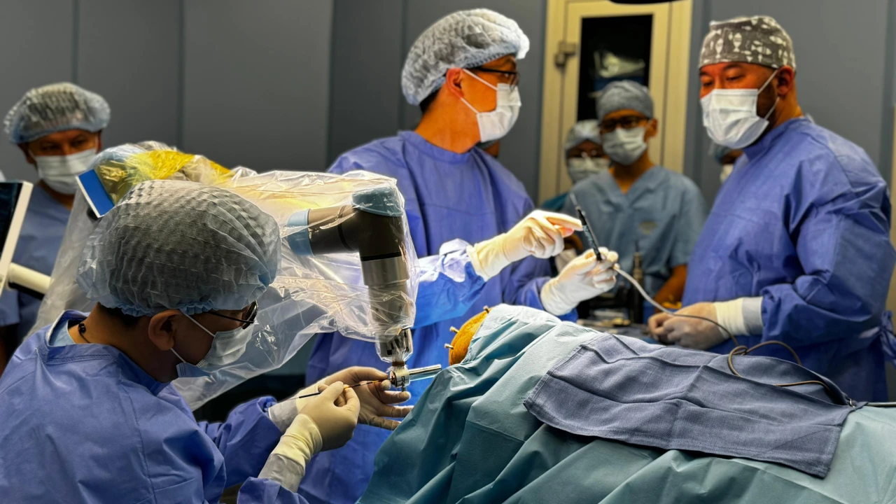 A professor from China performed a complex robotic assisted surgery on an epileptic patient at the Medical Center Hospital of the PAA of the RK 
