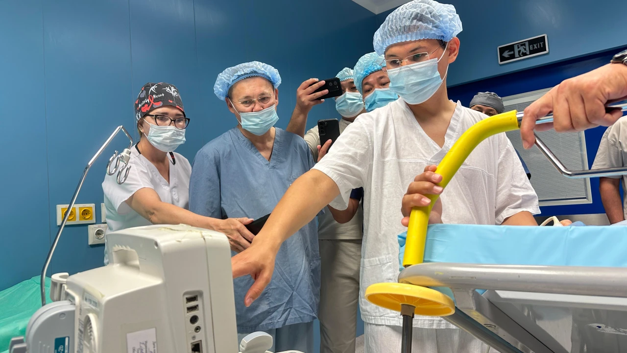 The visit of doctors of the Medical Center Hospital of the PAA of the Republic of Kazakhstan in the Mangistau region has ended: 8 operations, 90 medical consultations, 8 presentations, 7 lectures 