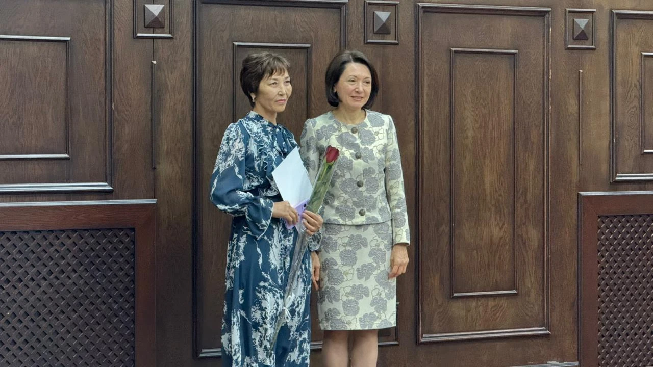 Высокие награды ко Дню Республики получили сотрудники Больницы МЦ УДП РК