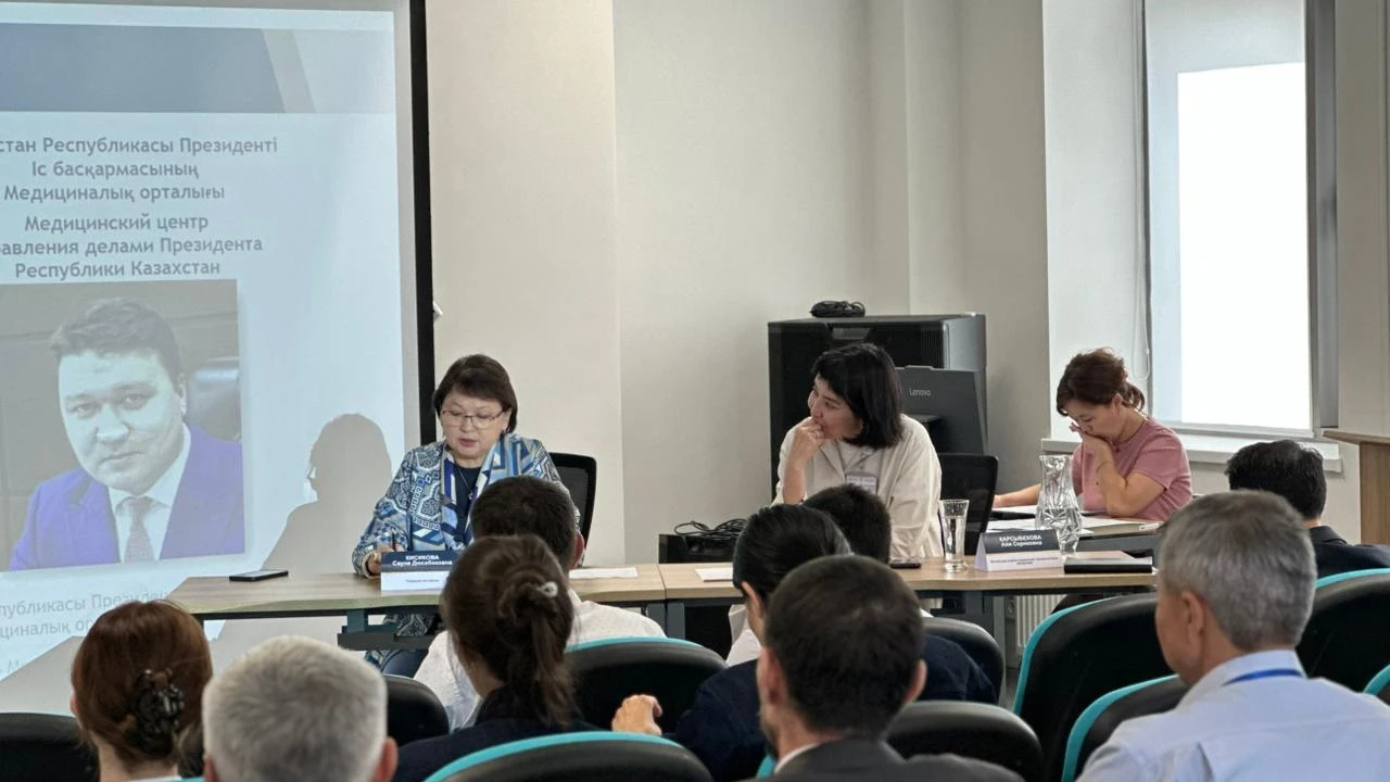 Медорталық ауруханасында жаңа қызметкерлердің бейімделуі мен сынақ мерзімінің қорытындысы қаралды 